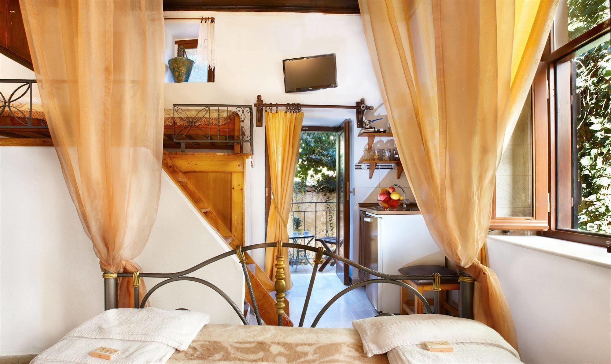 Archontiko Evgenia Studios & Suites Old Town Chania ハニア エクステリア 写真